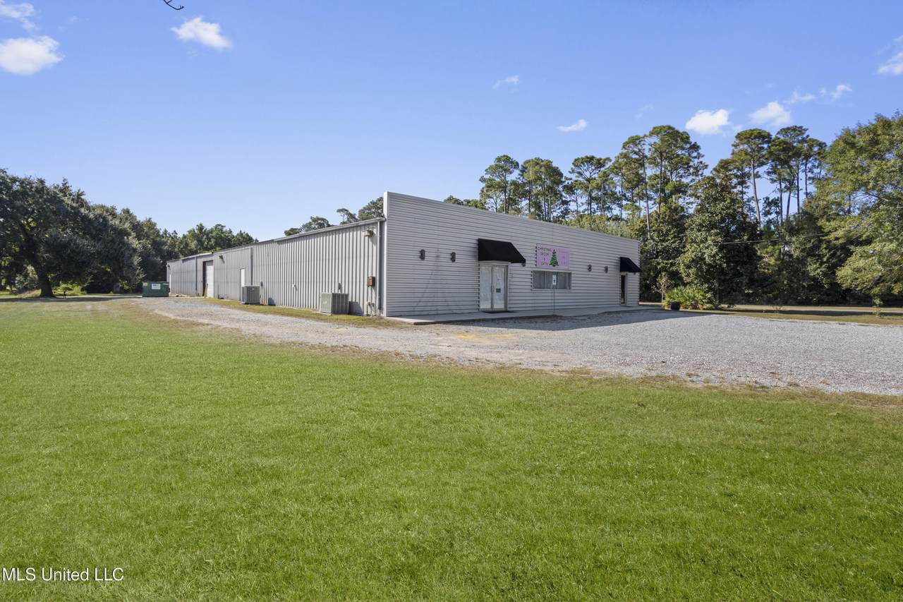 4277 Espy Avenue - Photo 1