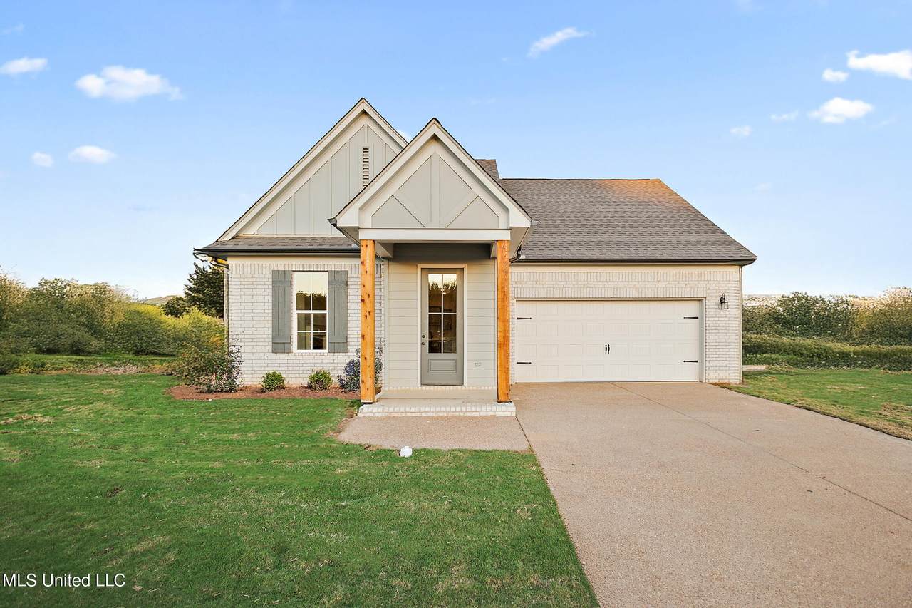 928 Coahoma Court - Photo 1