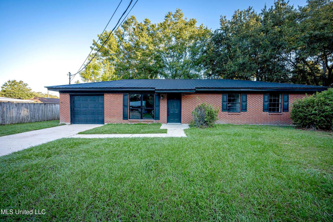 210 Lamey Court - Photo 1