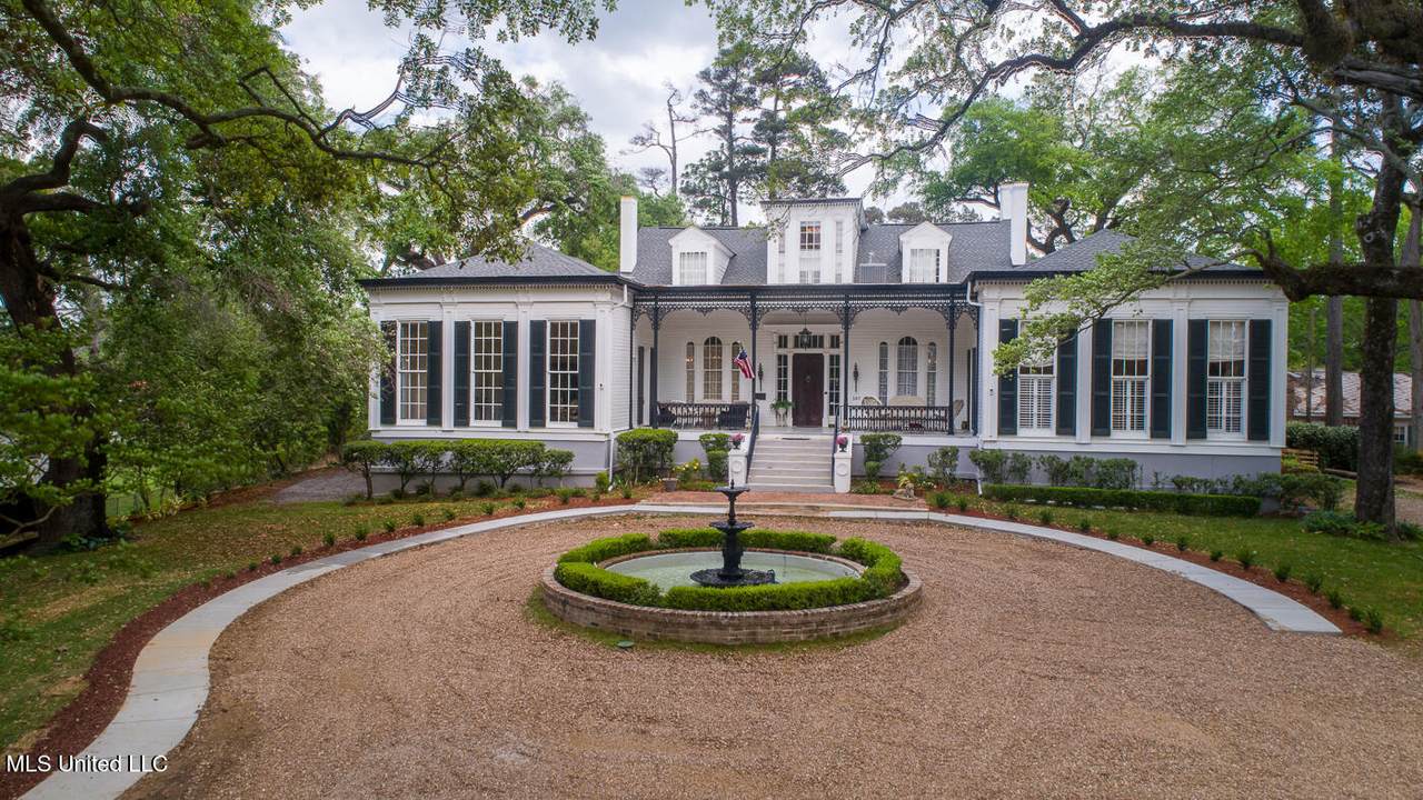 307 Oak Street - Photo 1