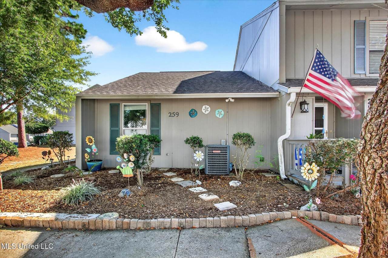 259 Highpoint Drive - Photo 1