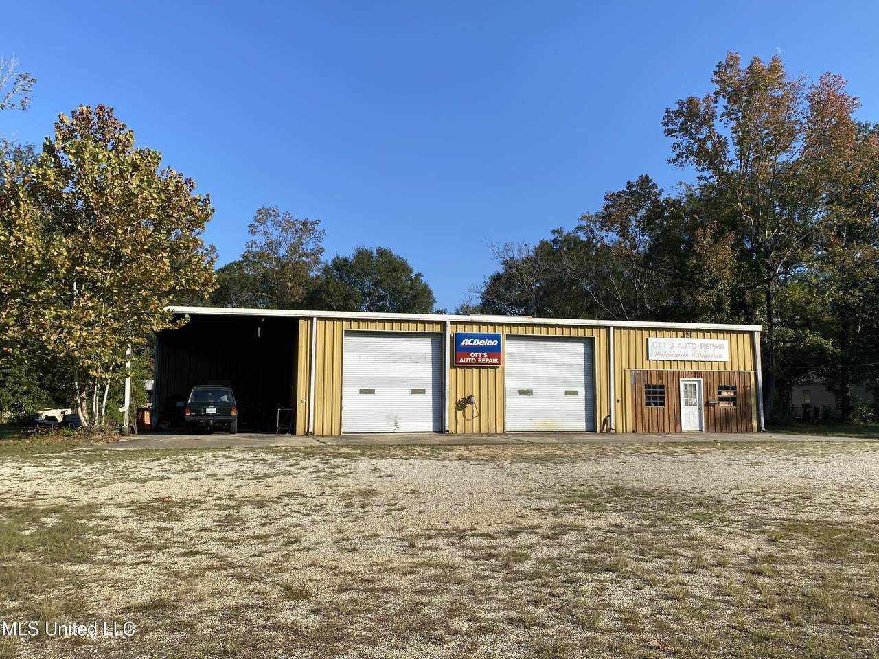 1747 Hwy. 11 - Photo 1