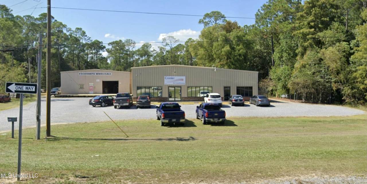 8201 Hwy 63 - Photo 1