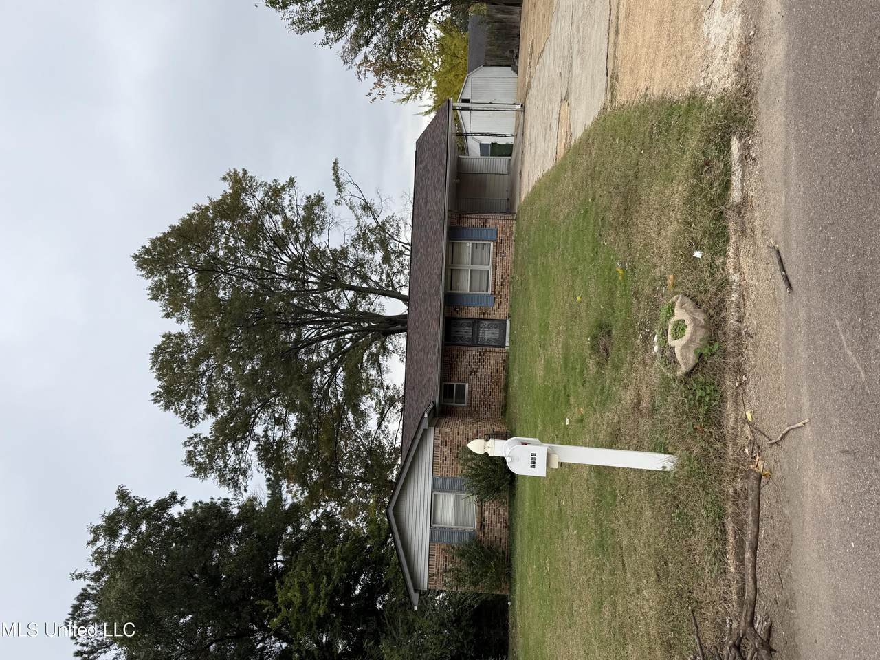 7764 Auburn Cove - Photo 1