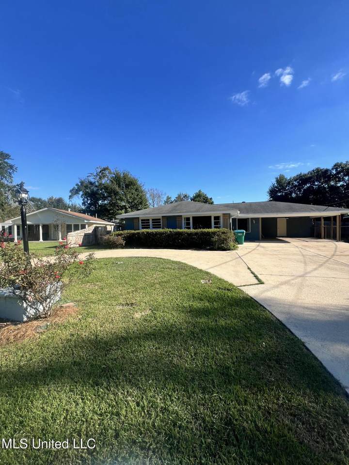 471 Glen Valley Way - Photo 1