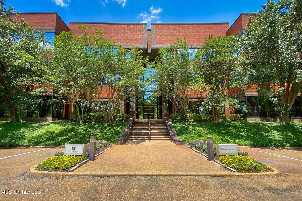 795 Woodlands Parkway - Photo 1