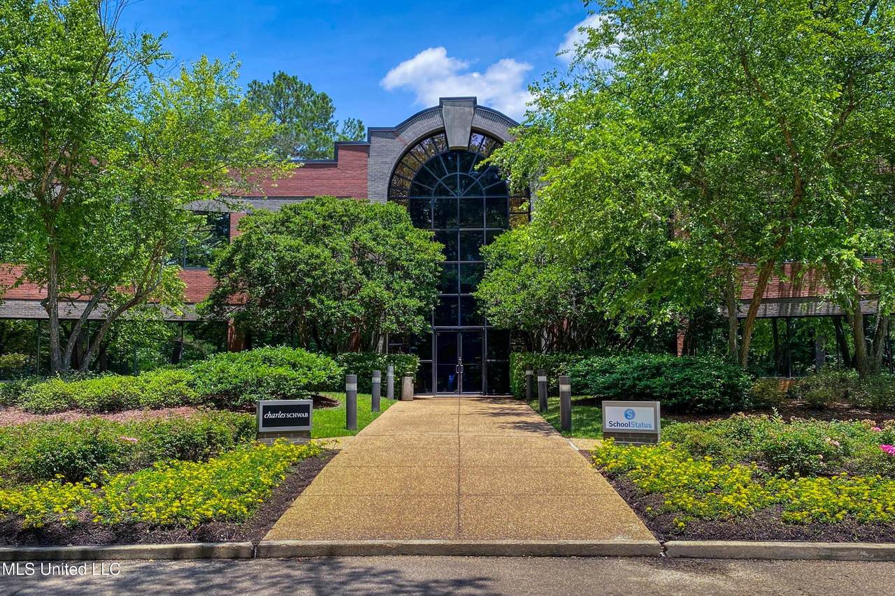 800 Woodlands Parkway - Photo 1