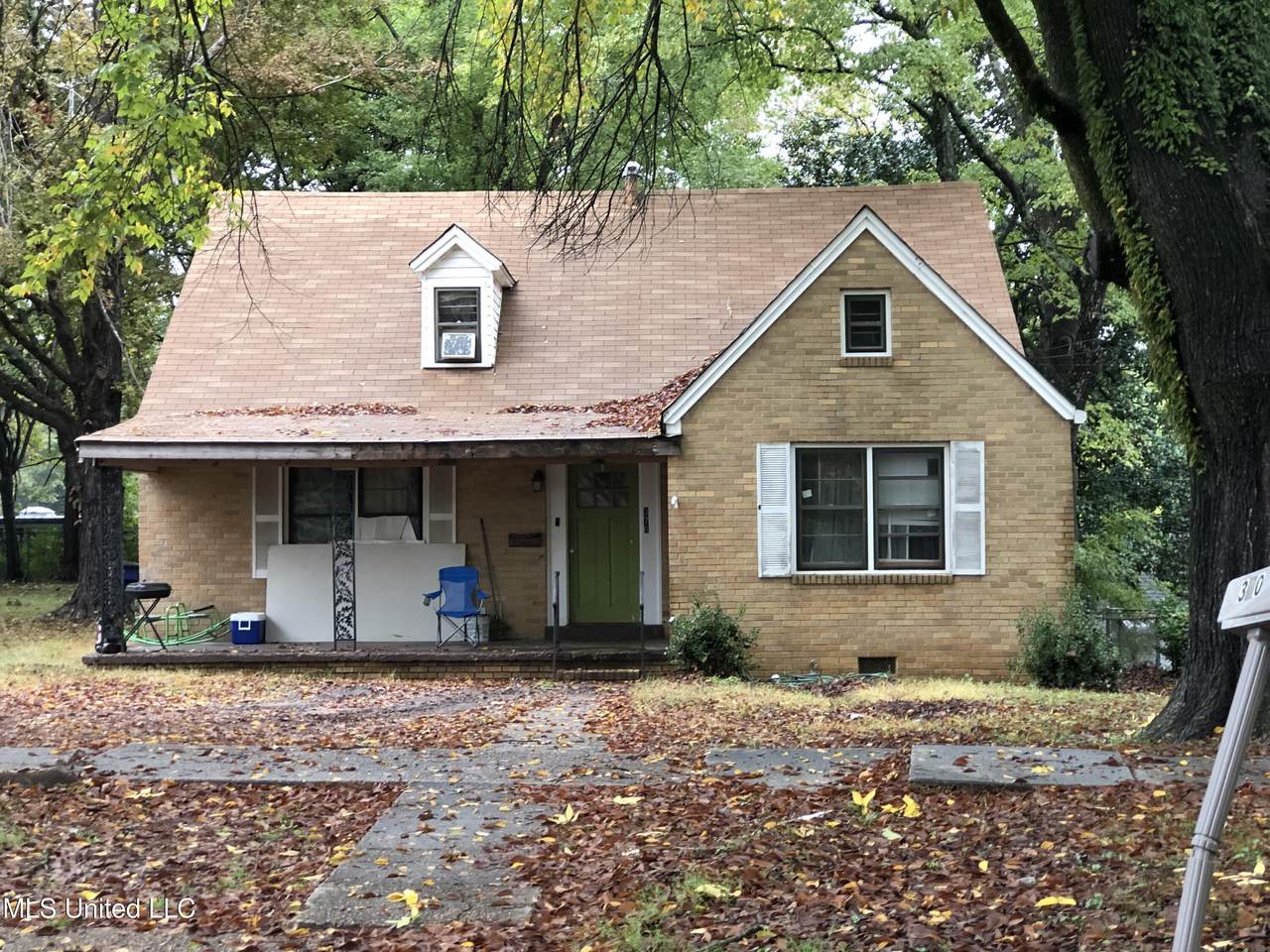 370 College Avenue - Photo 1