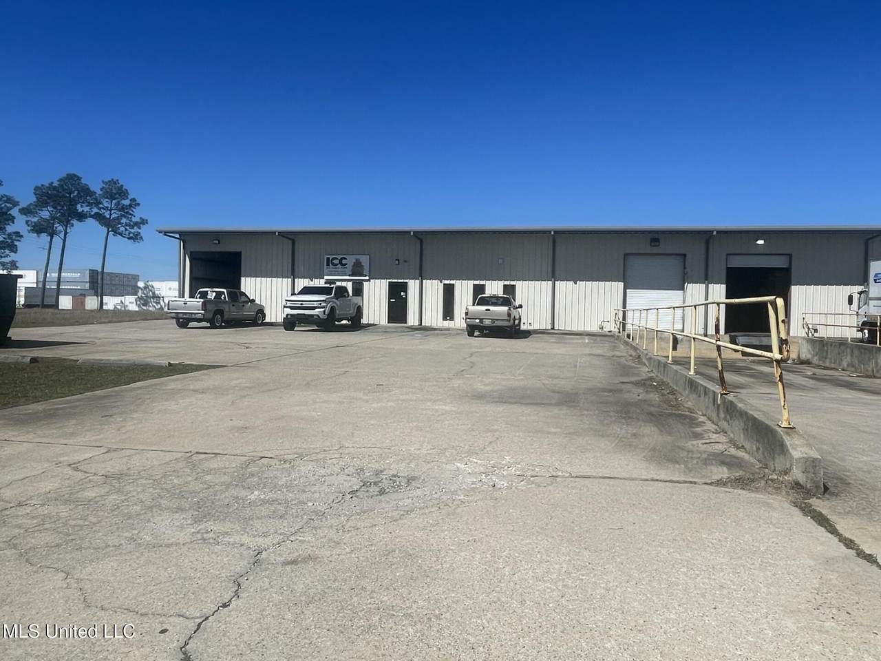 15005 Fastway Lane - Photo 1