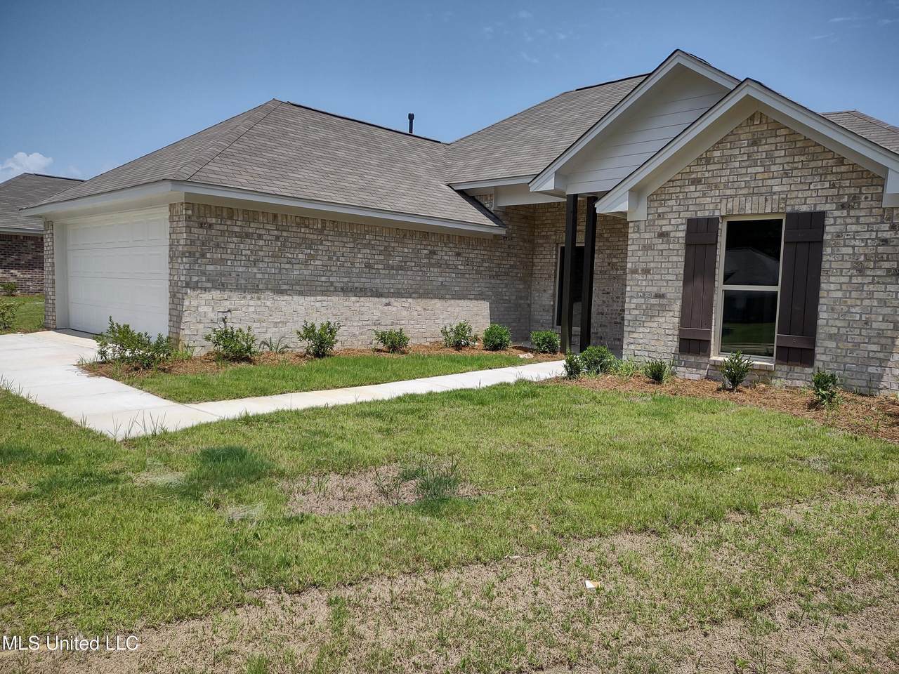 560 Silver Hill Drive - Photo 1