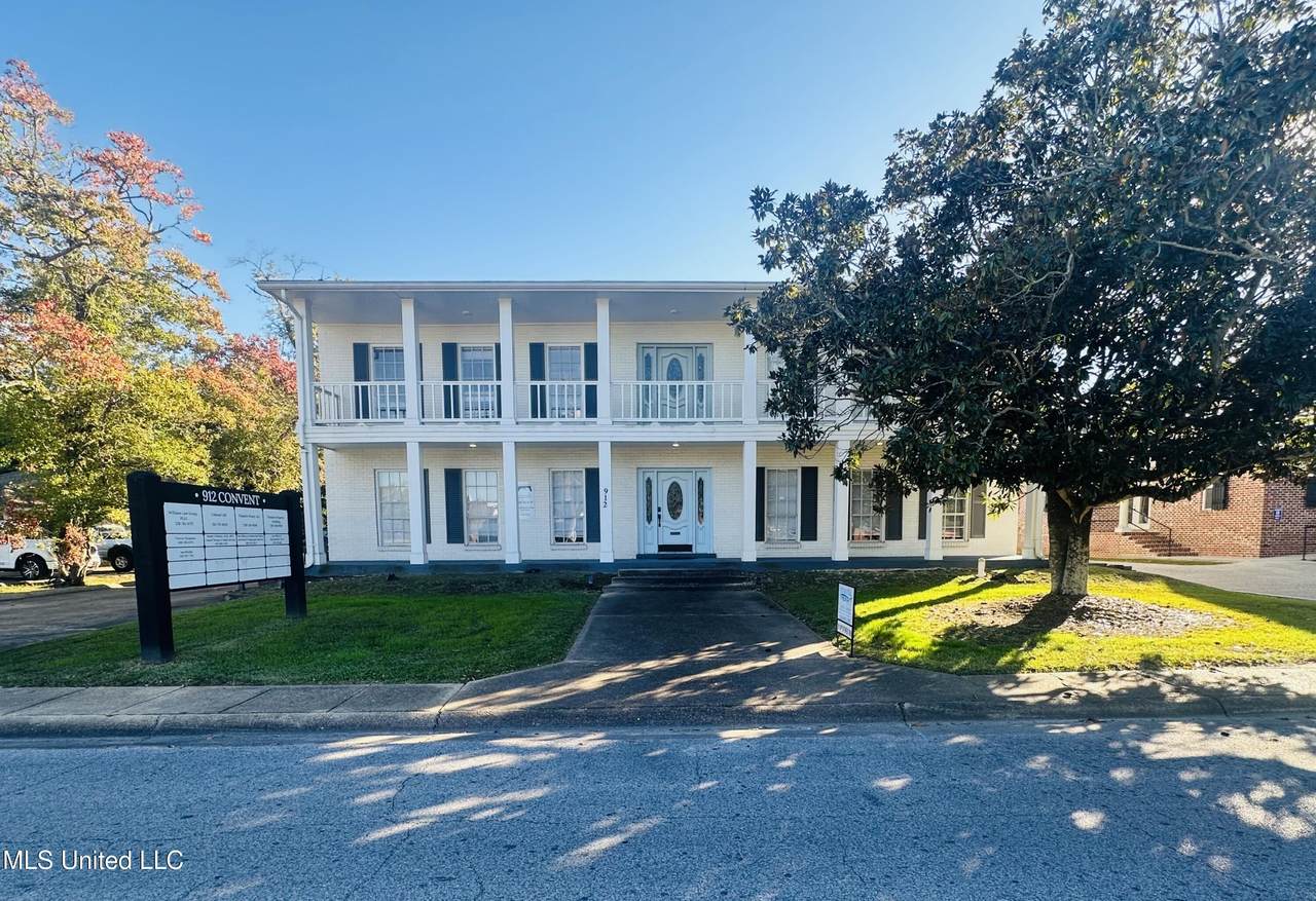 912 Convent Avenue - Photo 1