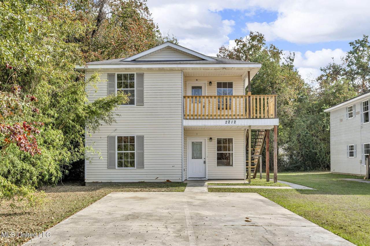 2212 21st Avenue - Photo 1