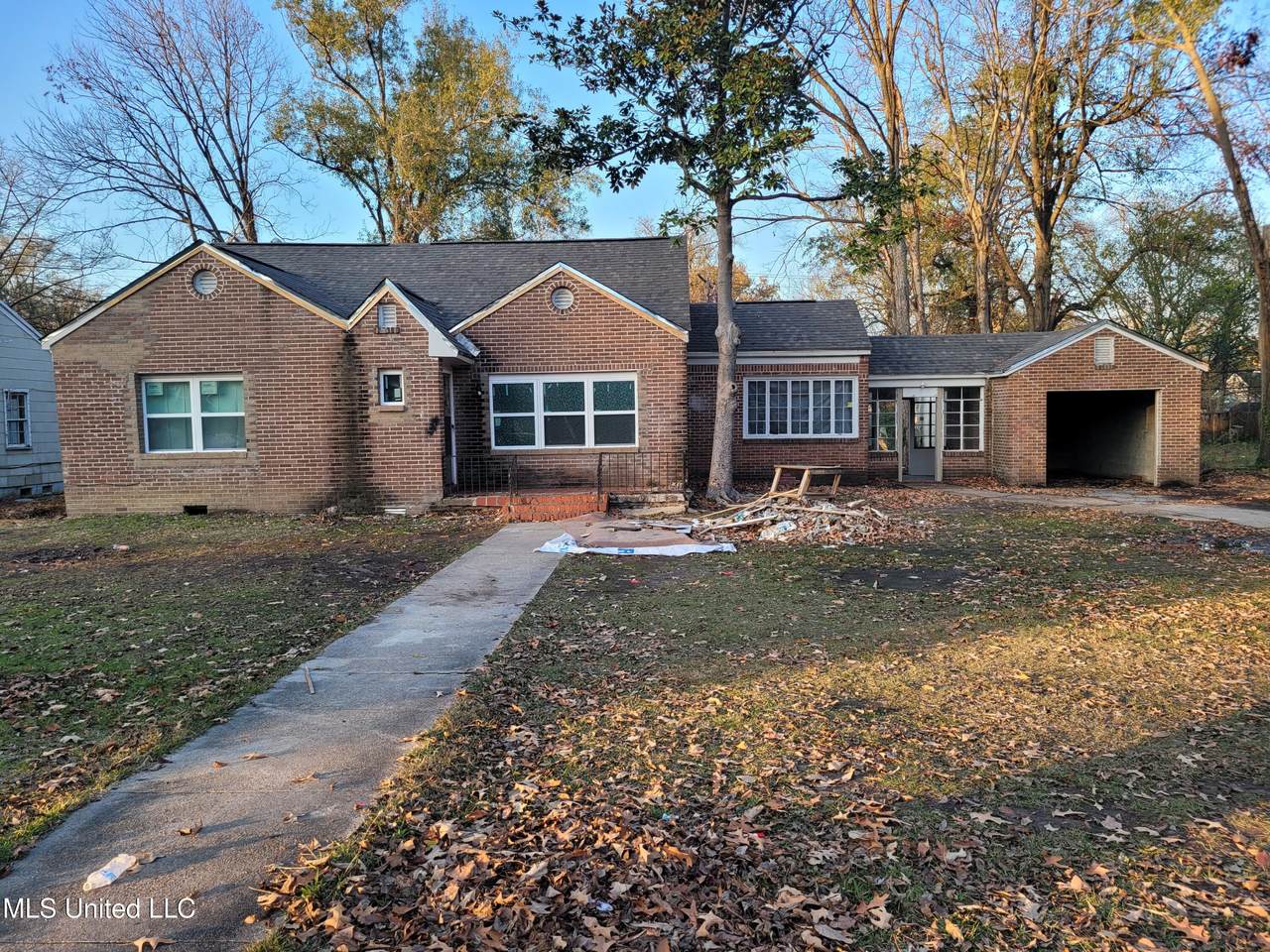 529 Catalpa Street - Photo 1