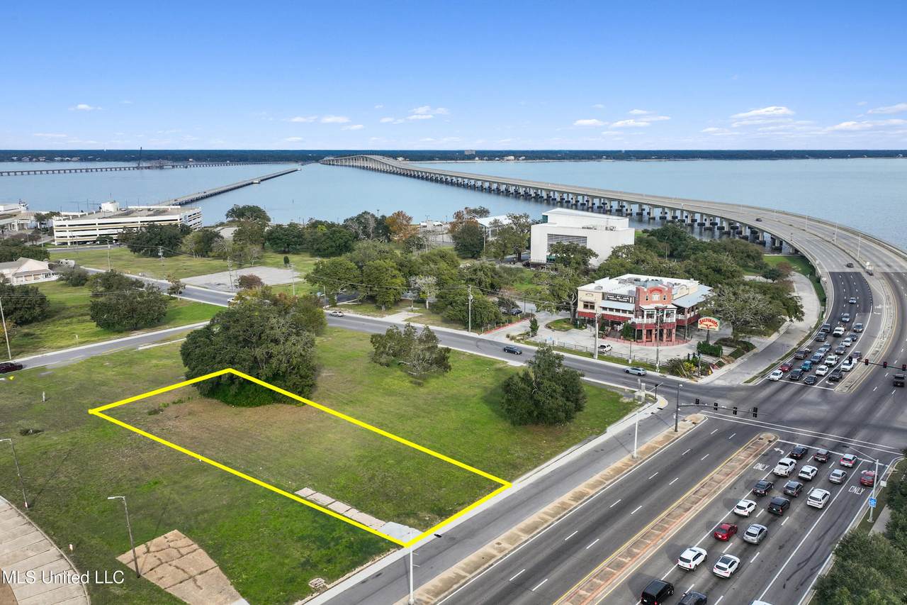 166 Beach Boulevard - Photo 1