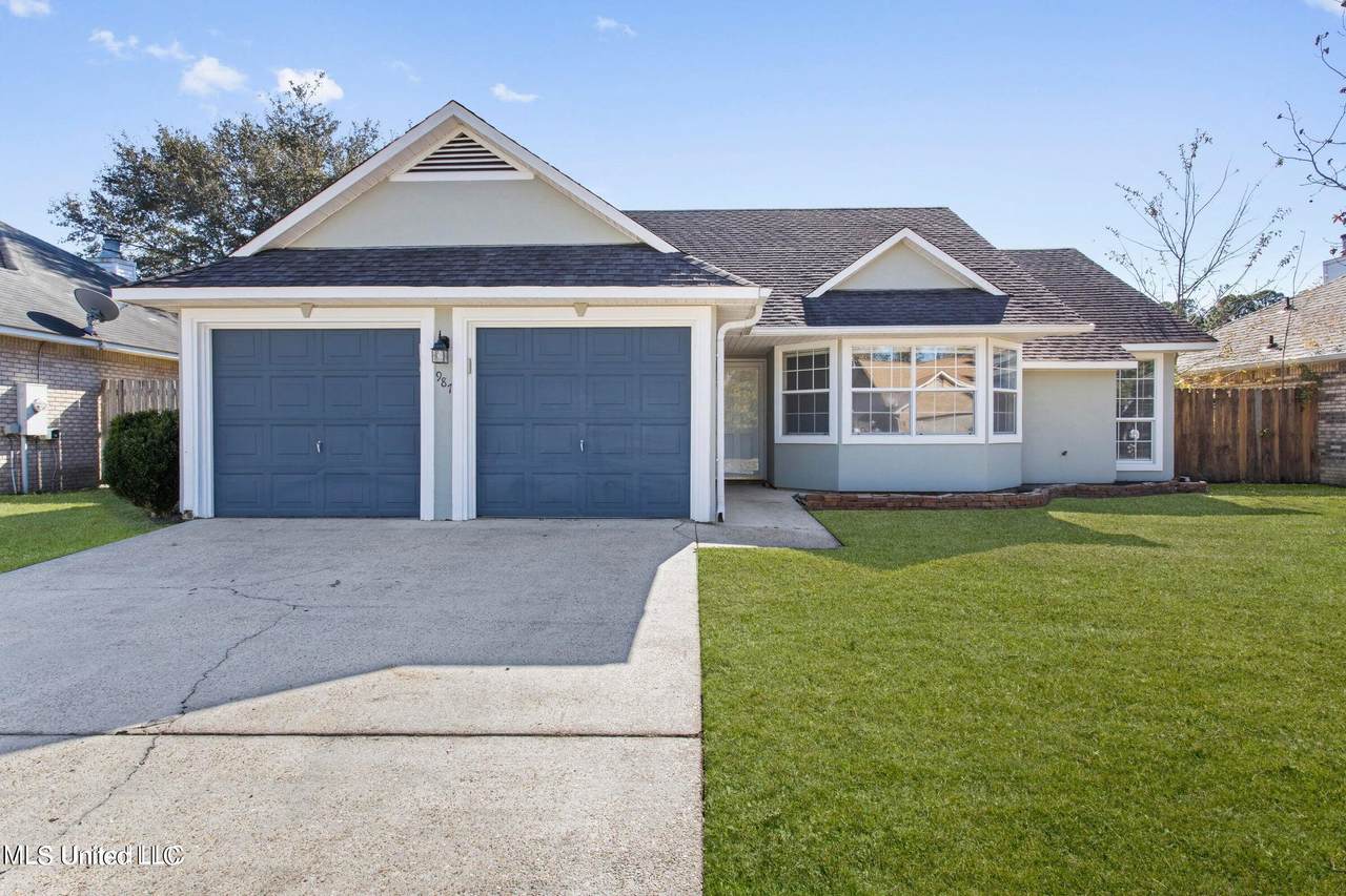 987 Bluff Ridge - Photo 1