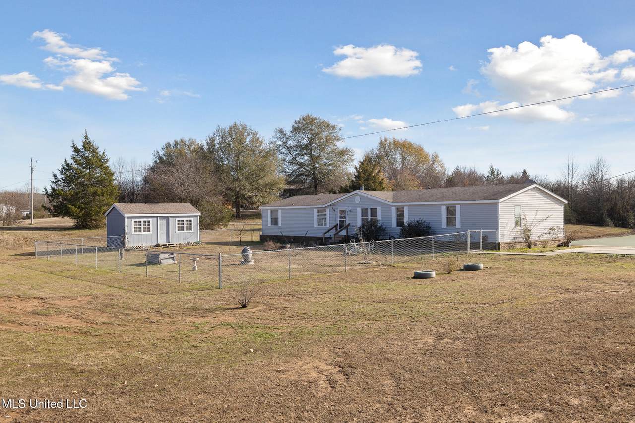 11 Lloyd Road - Photo 1