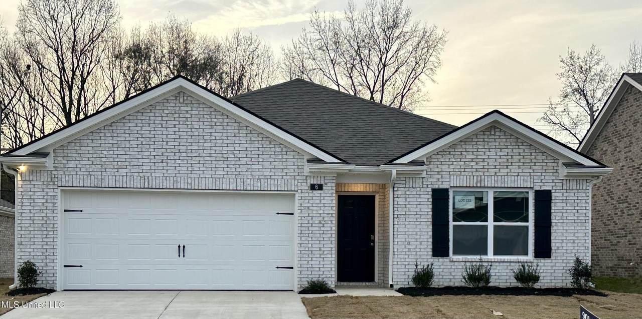 18 Thorn Tree Street - Photo 1