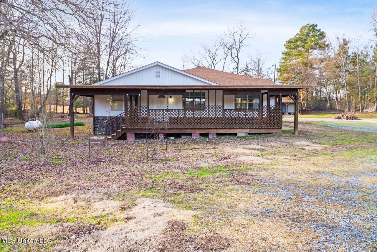 390 Victoria Road - Photo 1