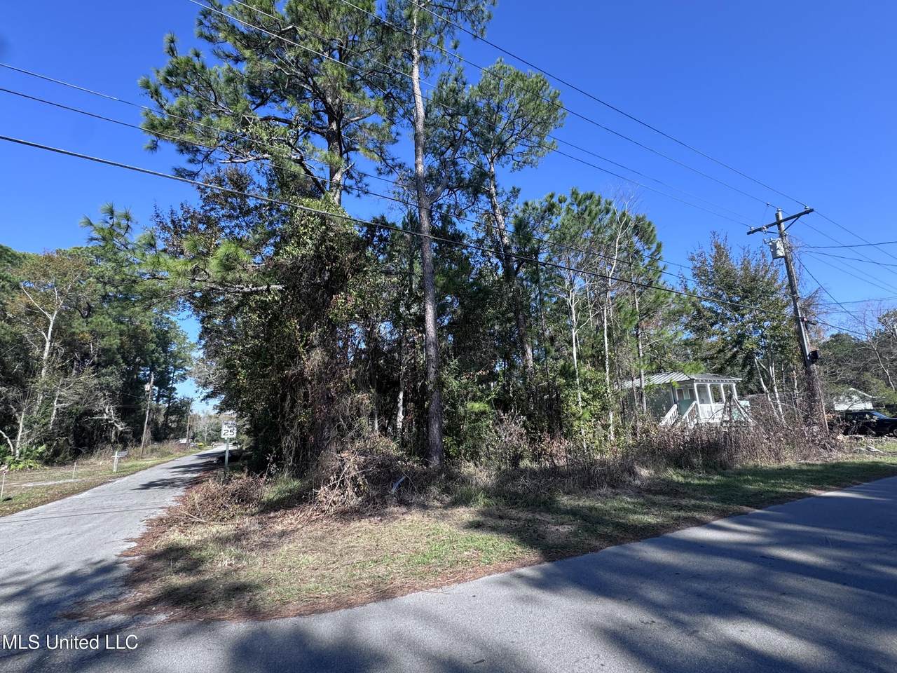  Barnacle Boulevard - Photo 1