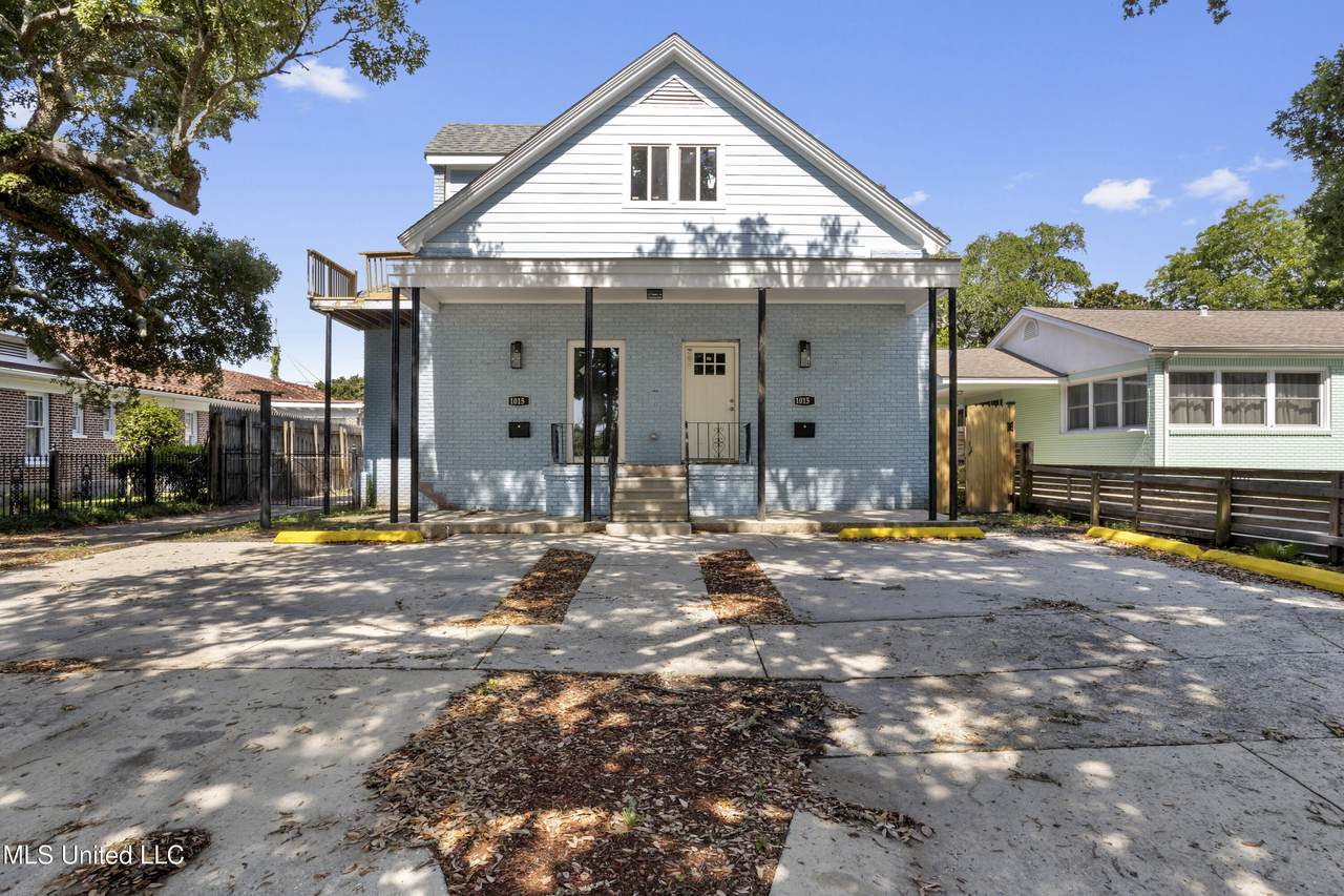 1015 38th Avenue - Photo 1