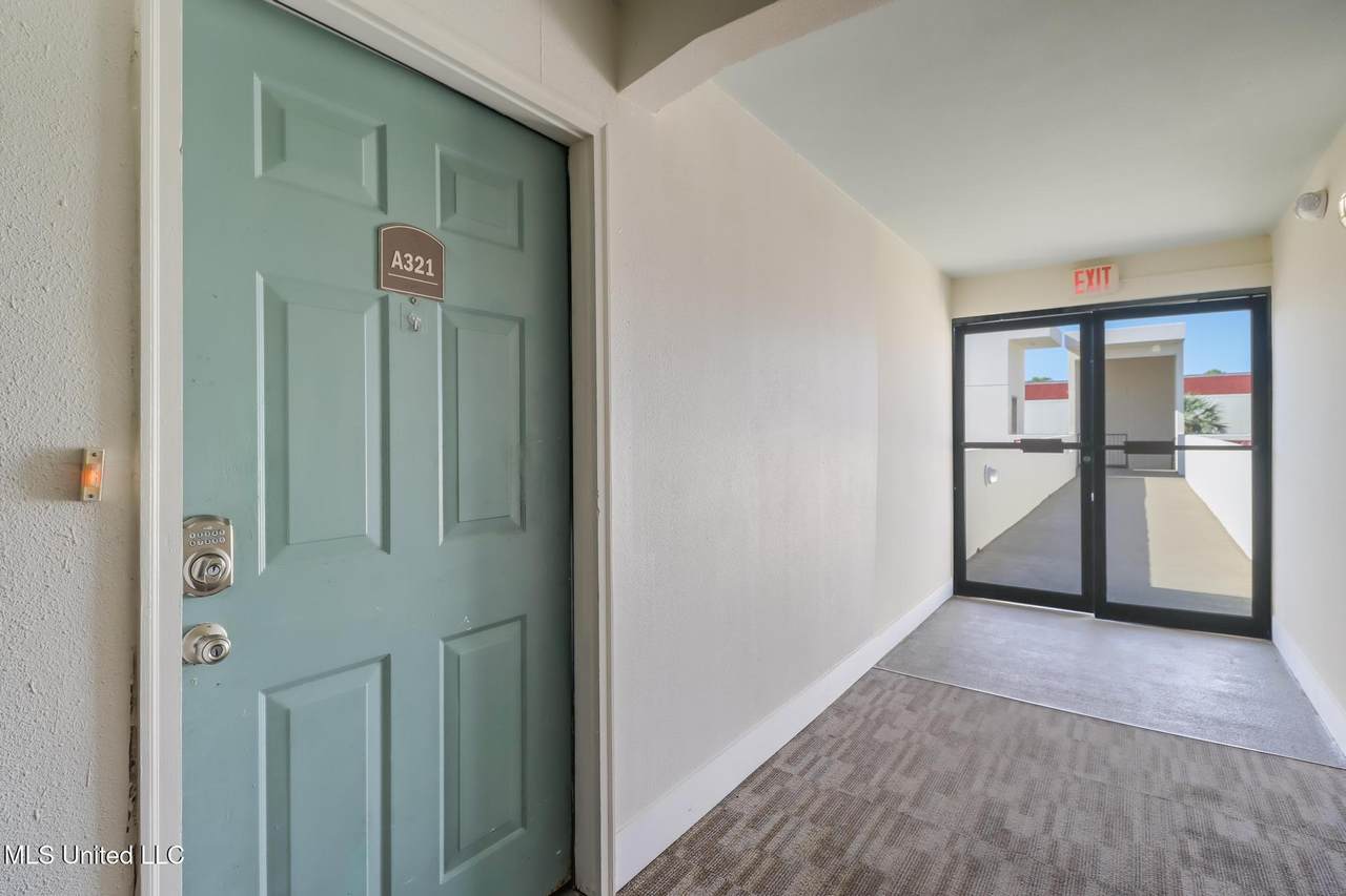 2046 Beach Boulevard - Photo 1