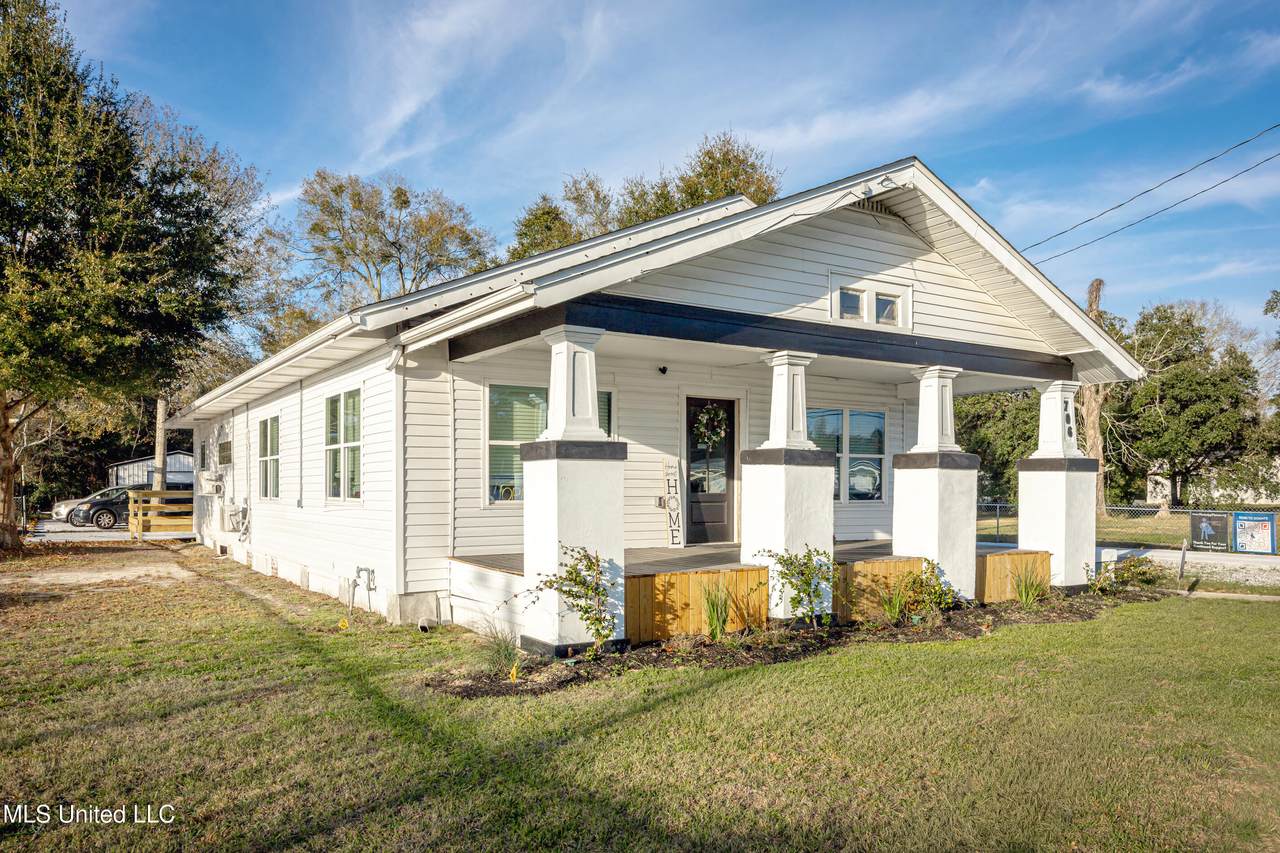 706 Pass Road - Photo 1