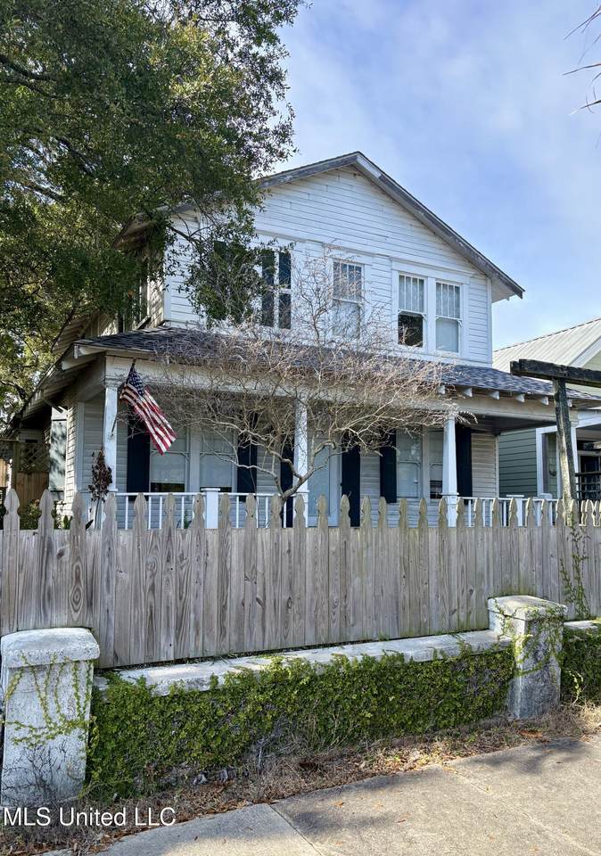 1111 31st Avenue - Photo 1