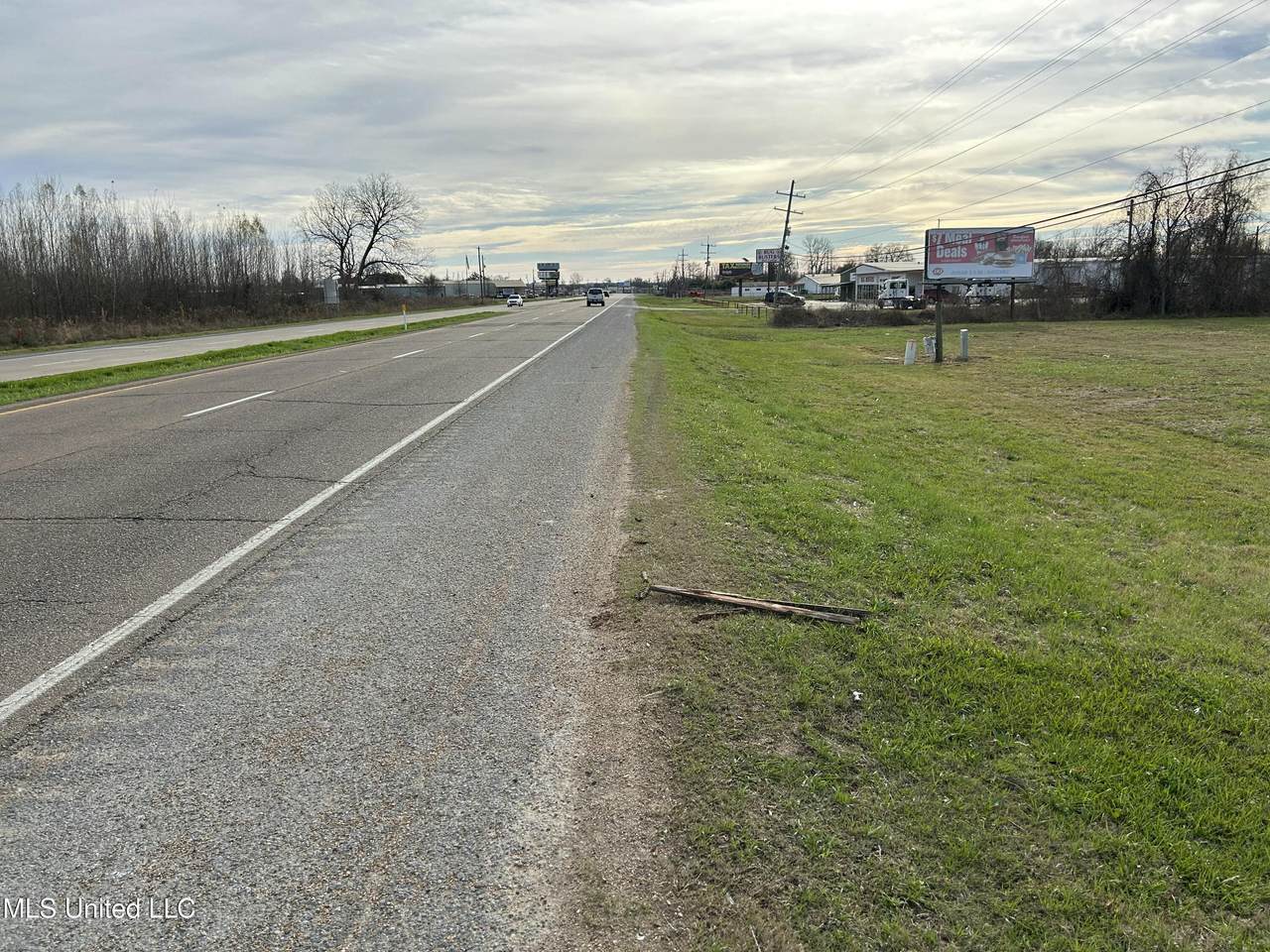 https://bt-photos.global.ssl.fastly.net/united/1280_boomver_1_4136009-2.jpg