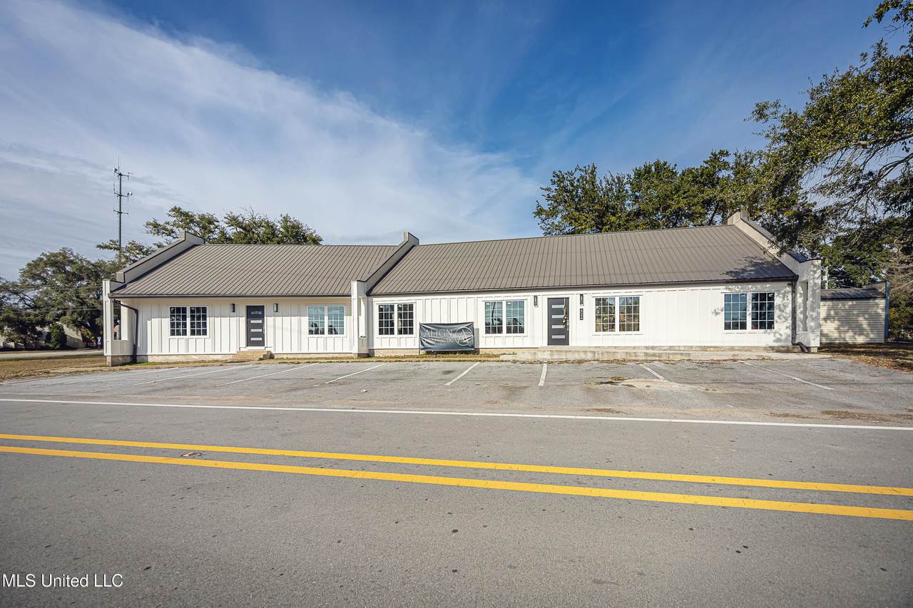 424 Highway 90 - Photo 1