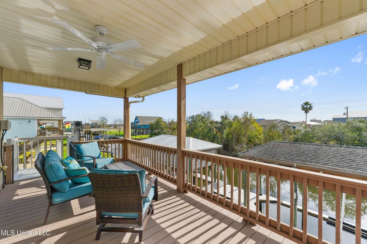 https://bt-photos.global.ssl.fastly.net/united/1280_boomver_1_4136172-2.jpg