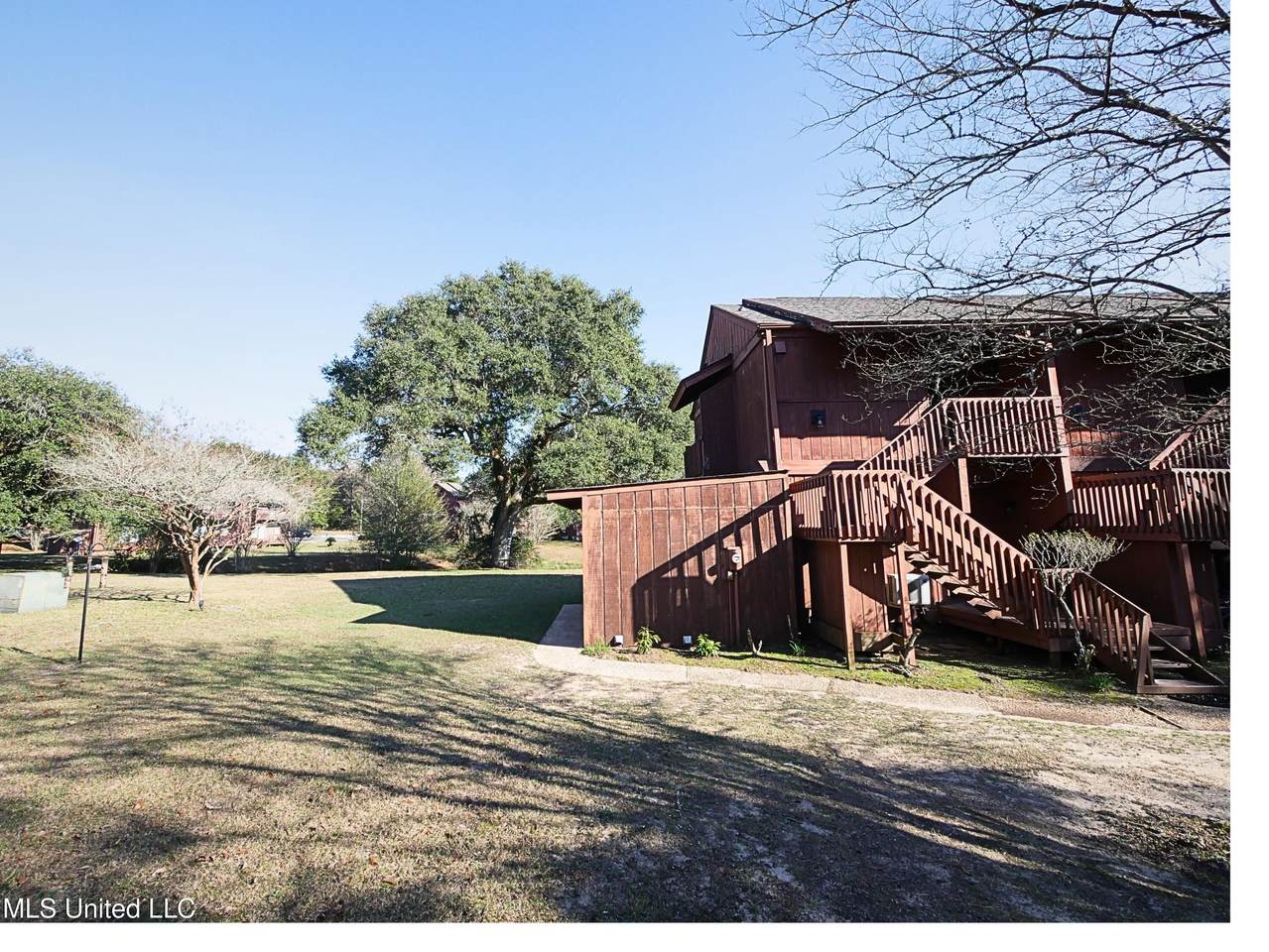 208 Lakeside Villa - Photo 1