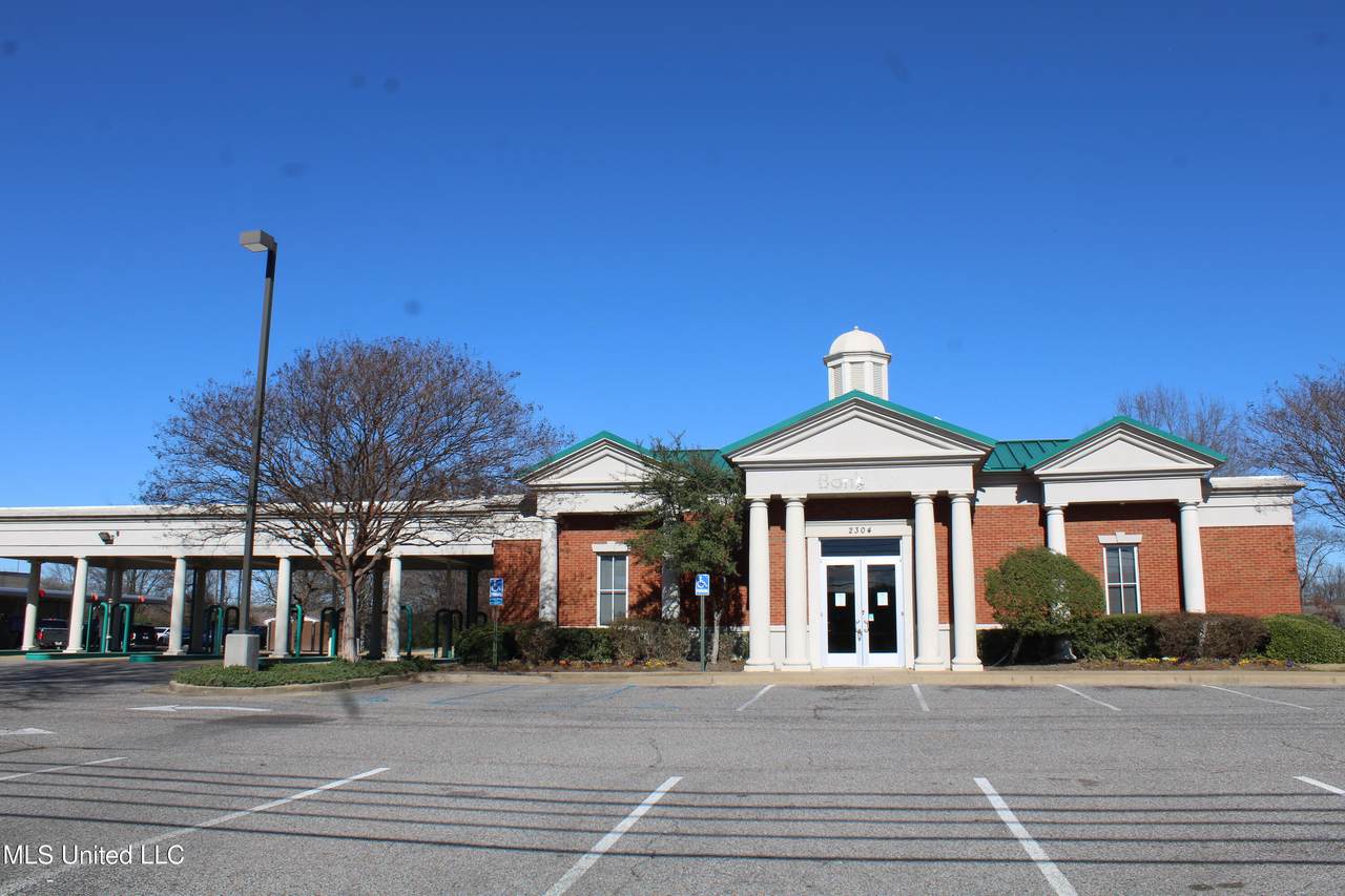 2304 Goodman Road - Photo 1