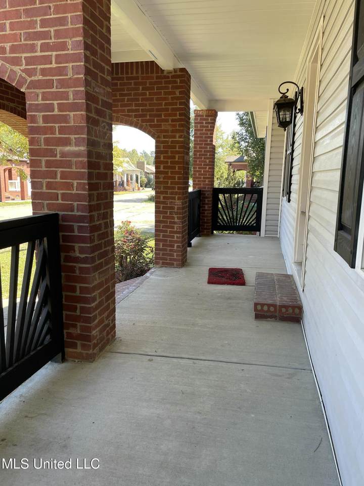 https://bt-photos.global.ssl.fastly.net/united/1280_boomver_1_4136587-2.jpg