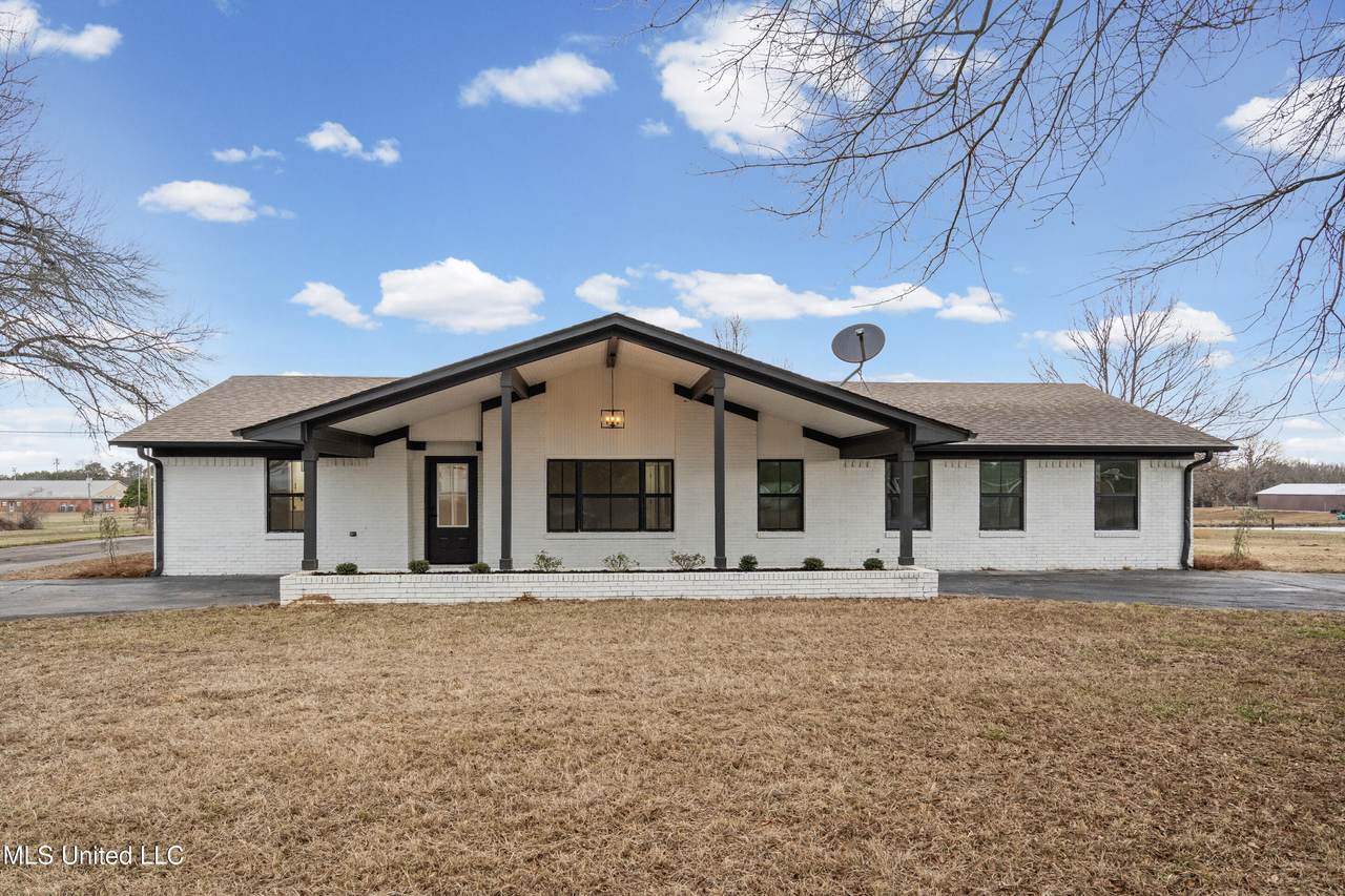 780 Salem Avenue - Photo 1