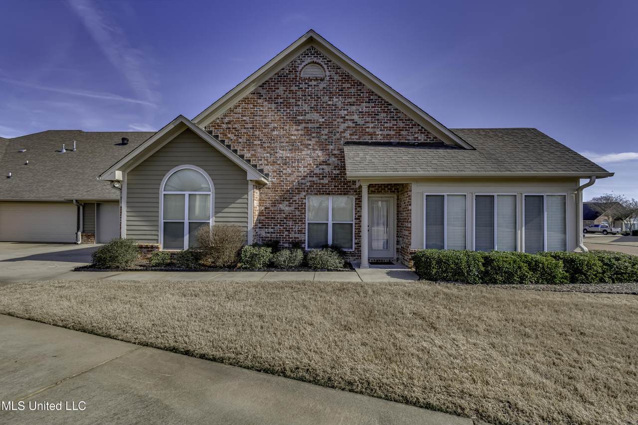 930 Sweetwater Cove - Photo 1