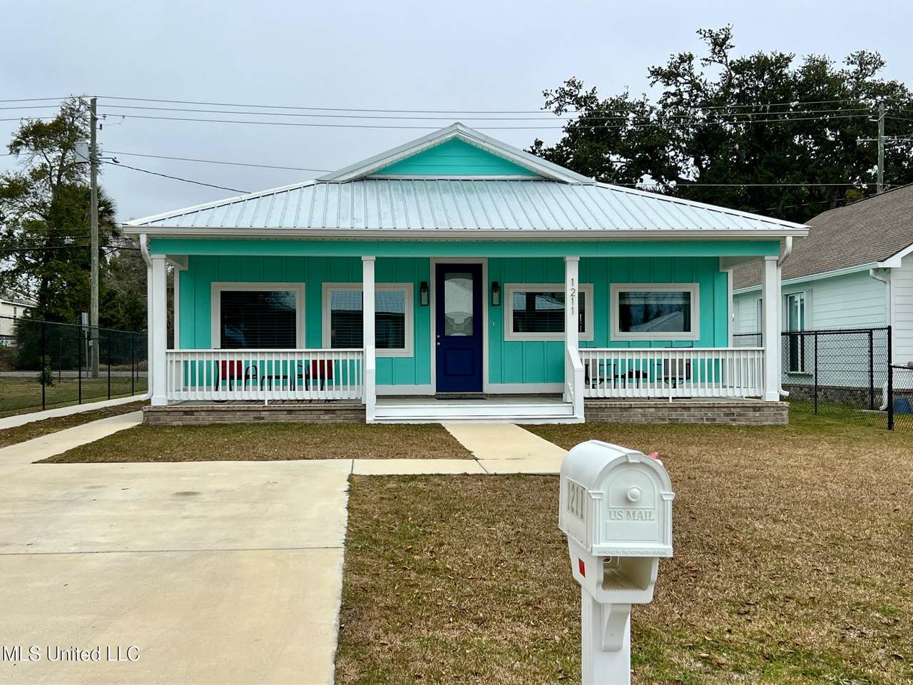 1211 Ocean View Drive - Photo 1