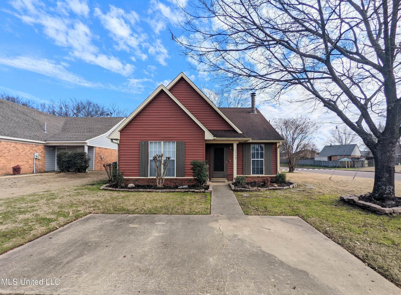 5572 April Drive - Photo 1