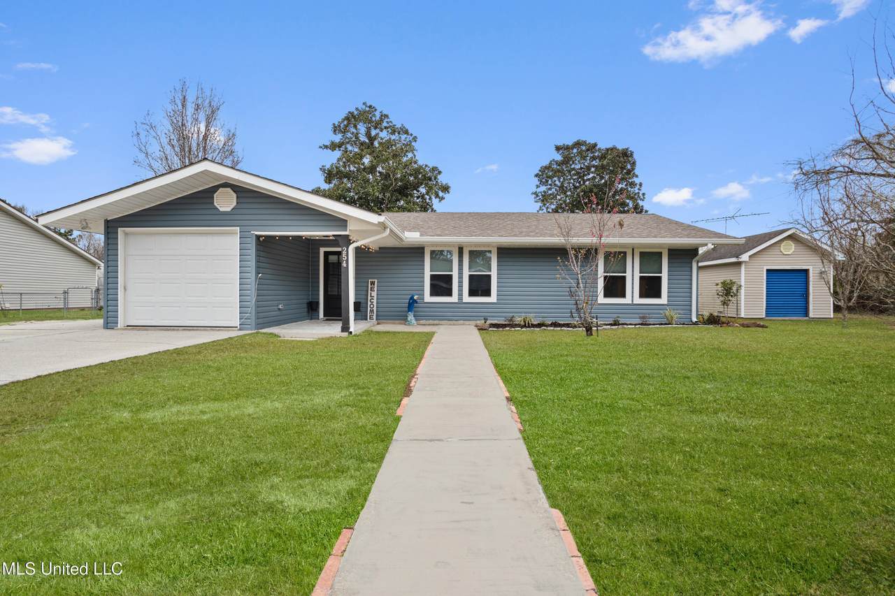 254 Pine Ridge Drive - Photo 1