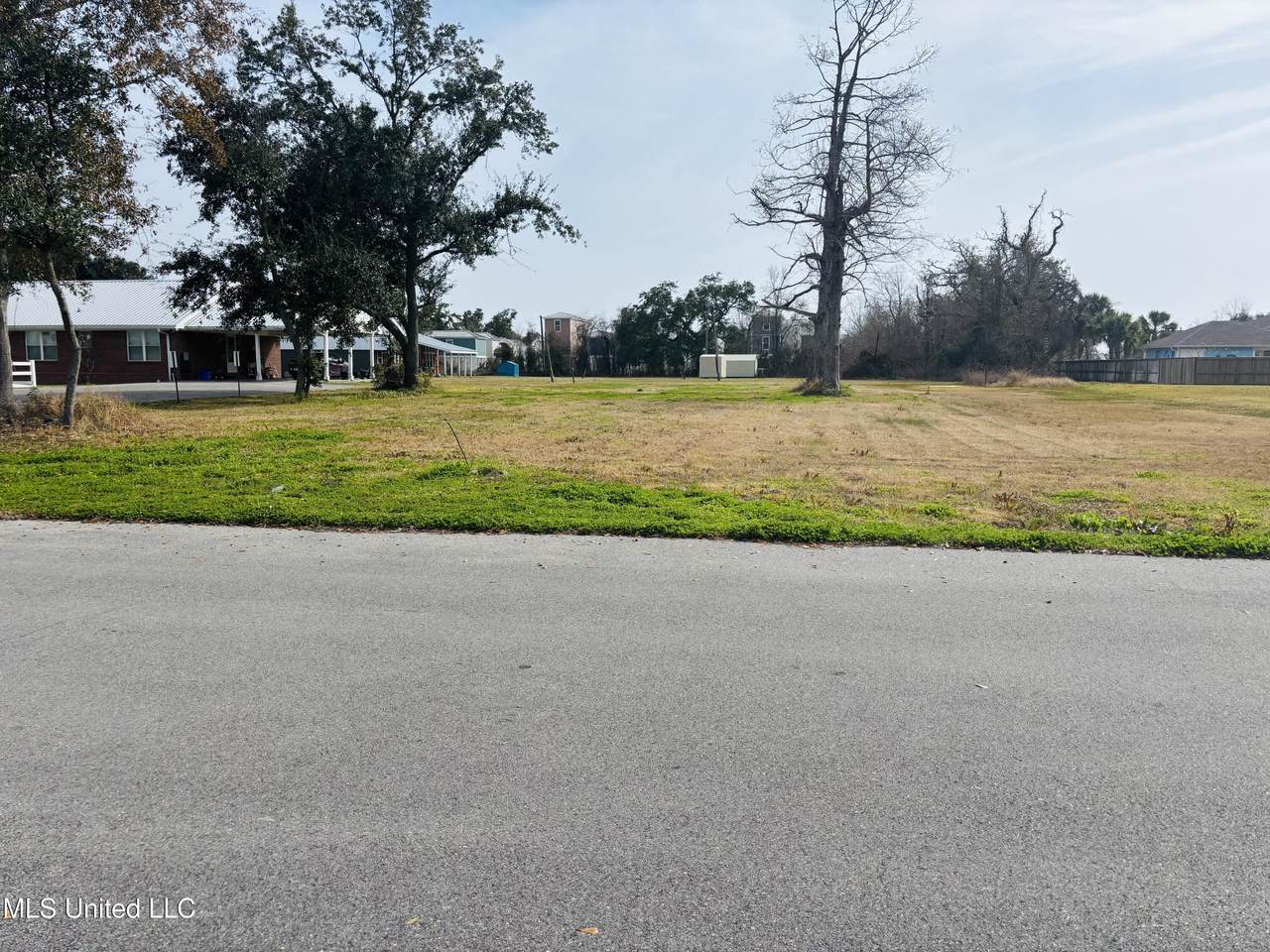 218 Railroad Street - Photo 1
