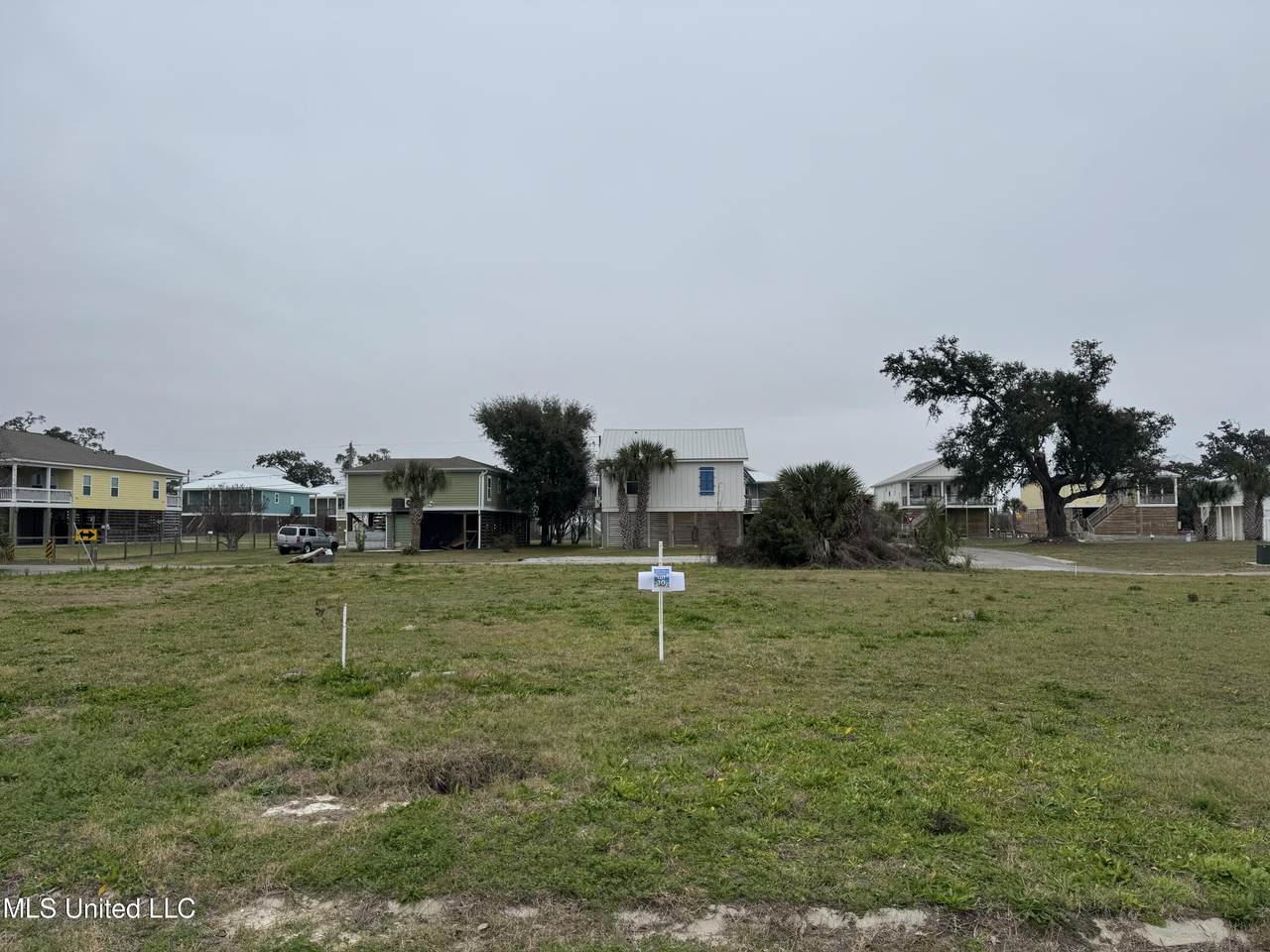  Seaside Dr - Photo 1
