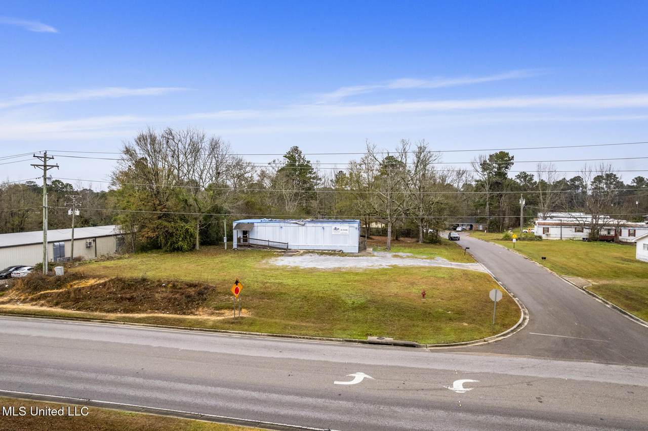 4805 4th Street - Photo 1