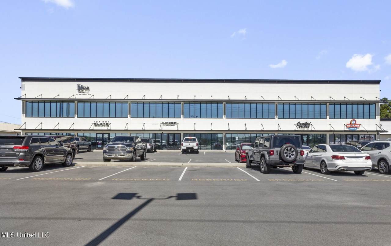 13334 Seaway Road - Photo 1