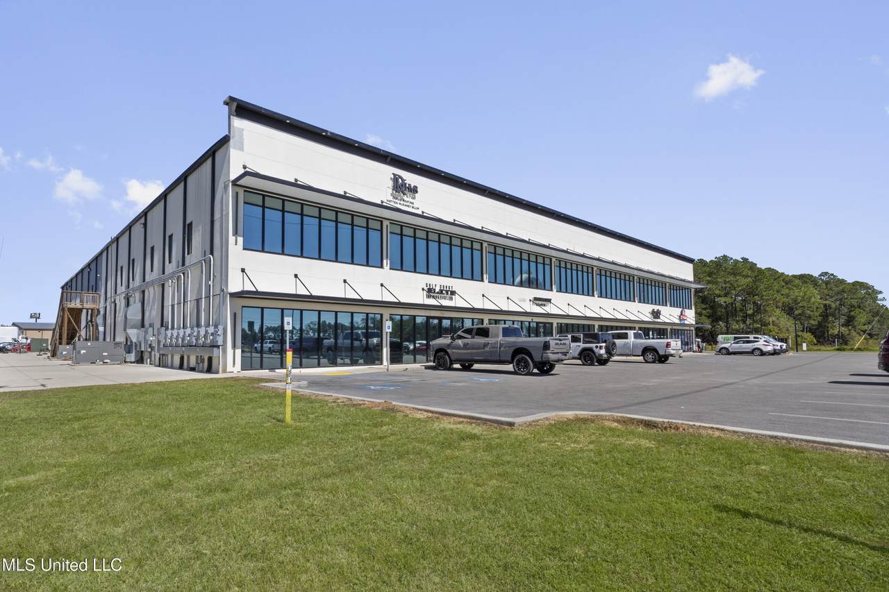 13334 Seaway Road - Photo 1