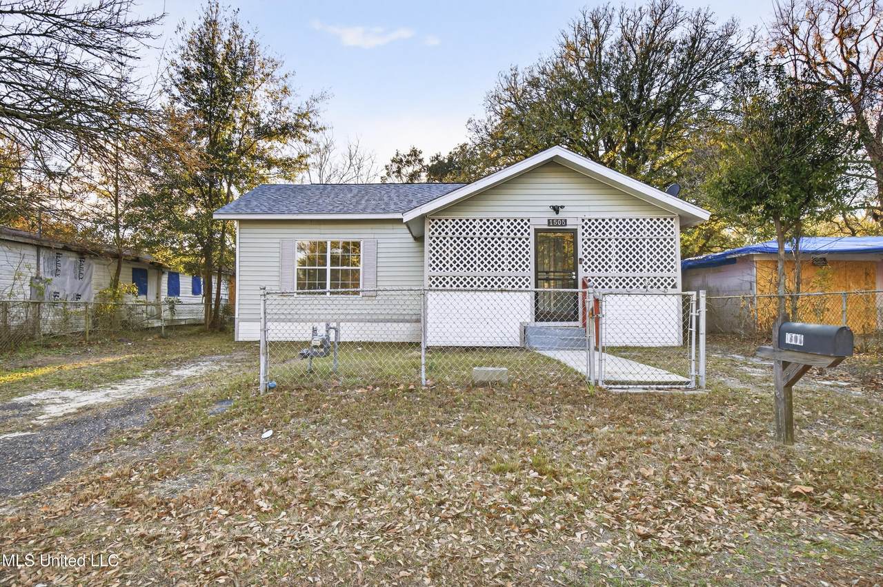 1505 R Dixie Avenue - Photo 1