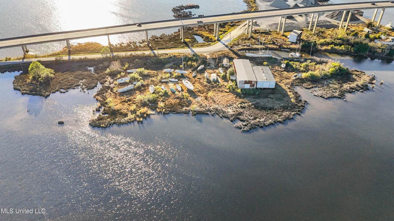 5024 Main Street - Photo 1