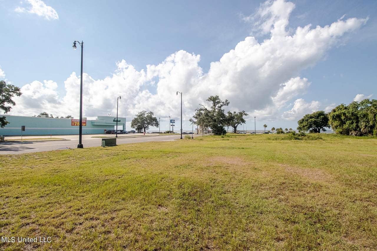 111 Courthouse Road - Photo 1