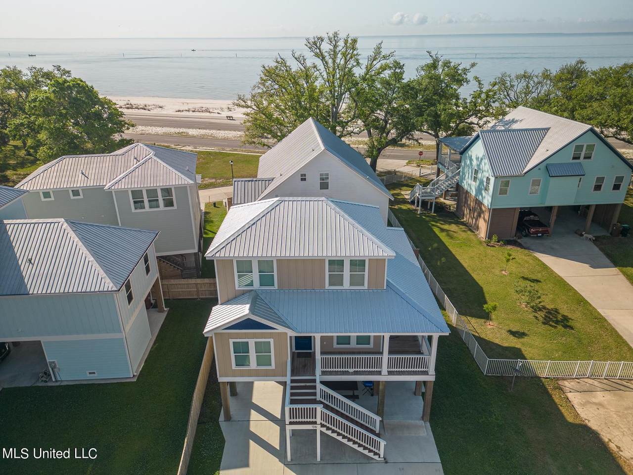 106 Winters Lane - Photo 1