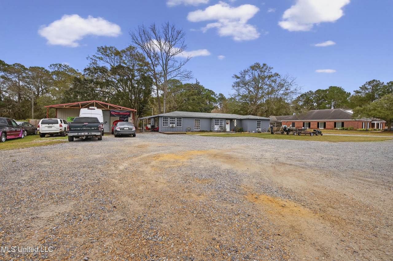 7621 Elder Ferry Road - Photo 1