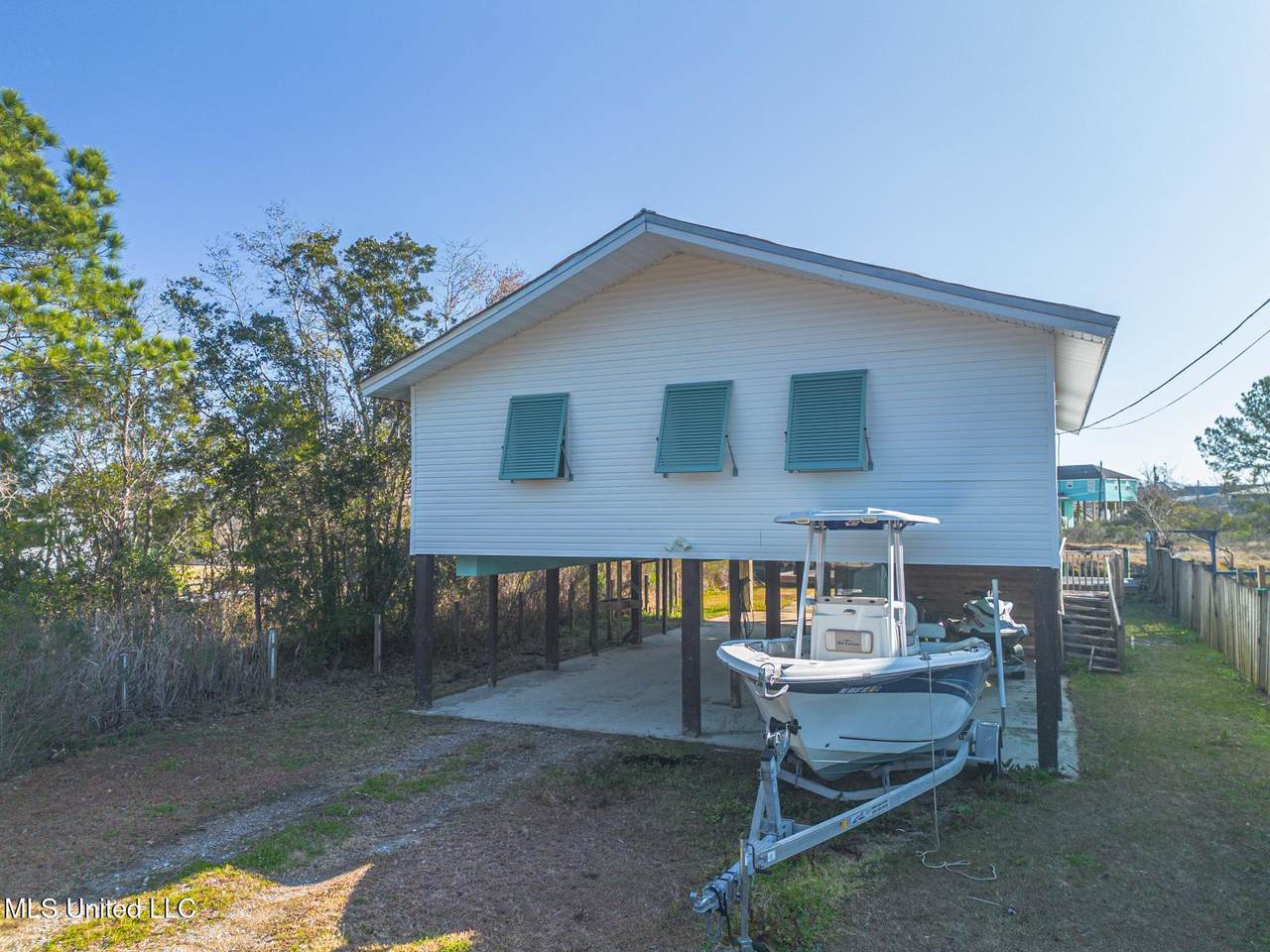814 Camellia Drive - Photo 1