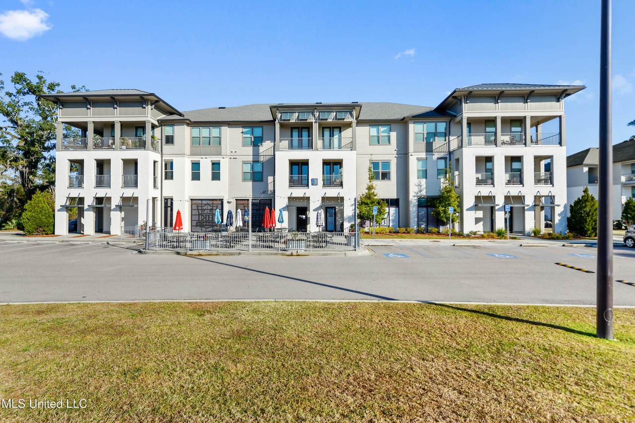 2501 Bienville Boulevard - Photo 1